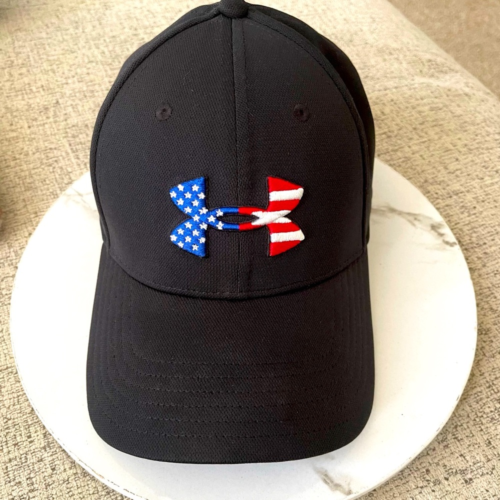 Under Armour UA Freedom Classic Fit Blitzing Hat S/M Fitted Black American Flag